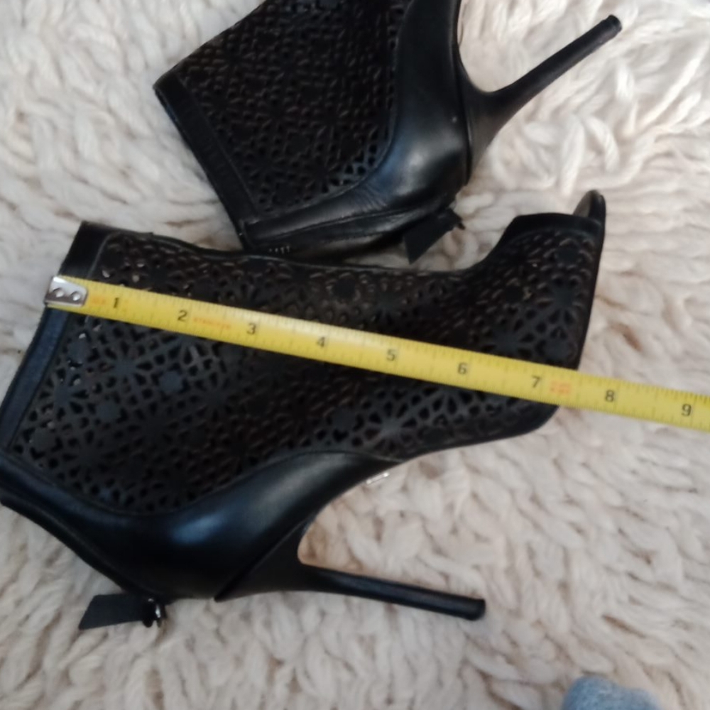 Badgley Mischka ankle heels - Picture 6 of 8